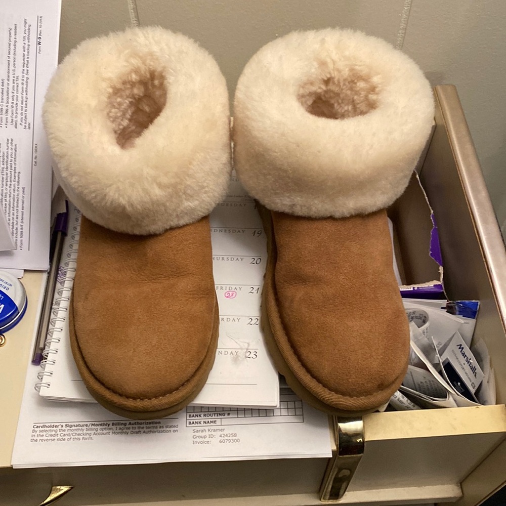 Womens mini ugg fold over fluff boot